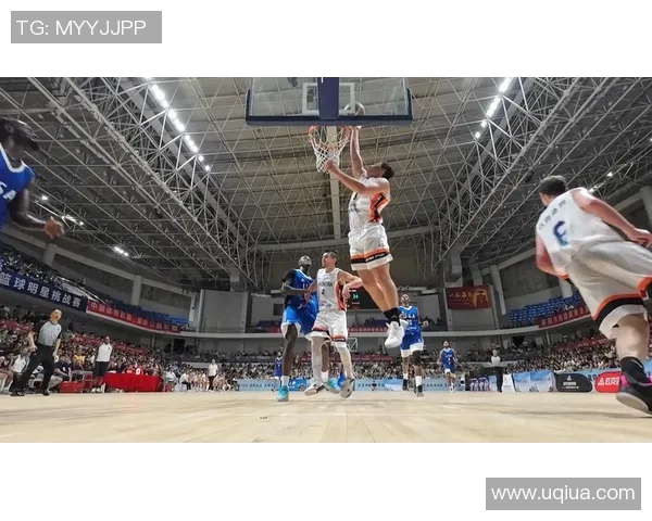 篮球明星与女明星的浪漫故事与合作瞬间揭秘